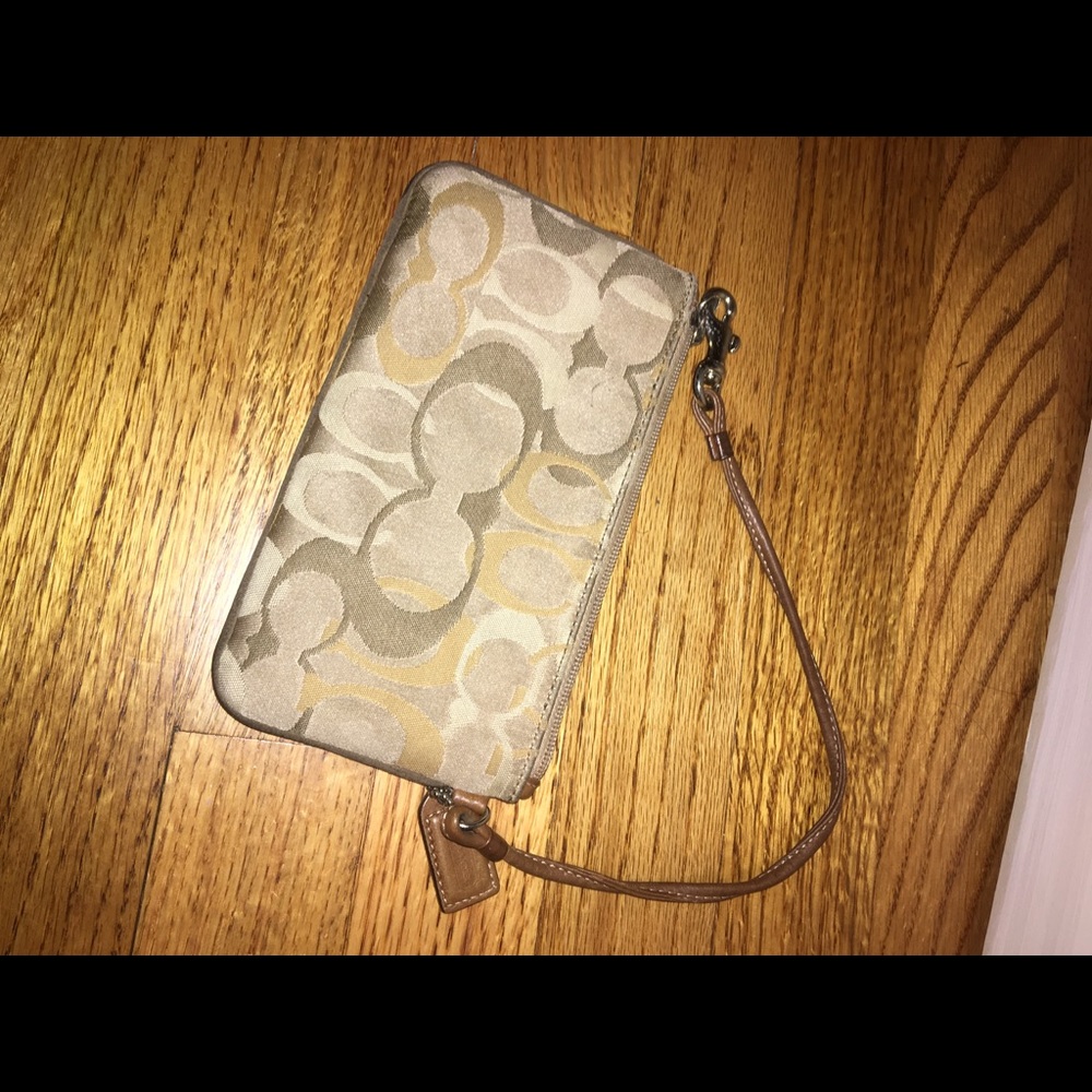 Classic coach tan wristlet
